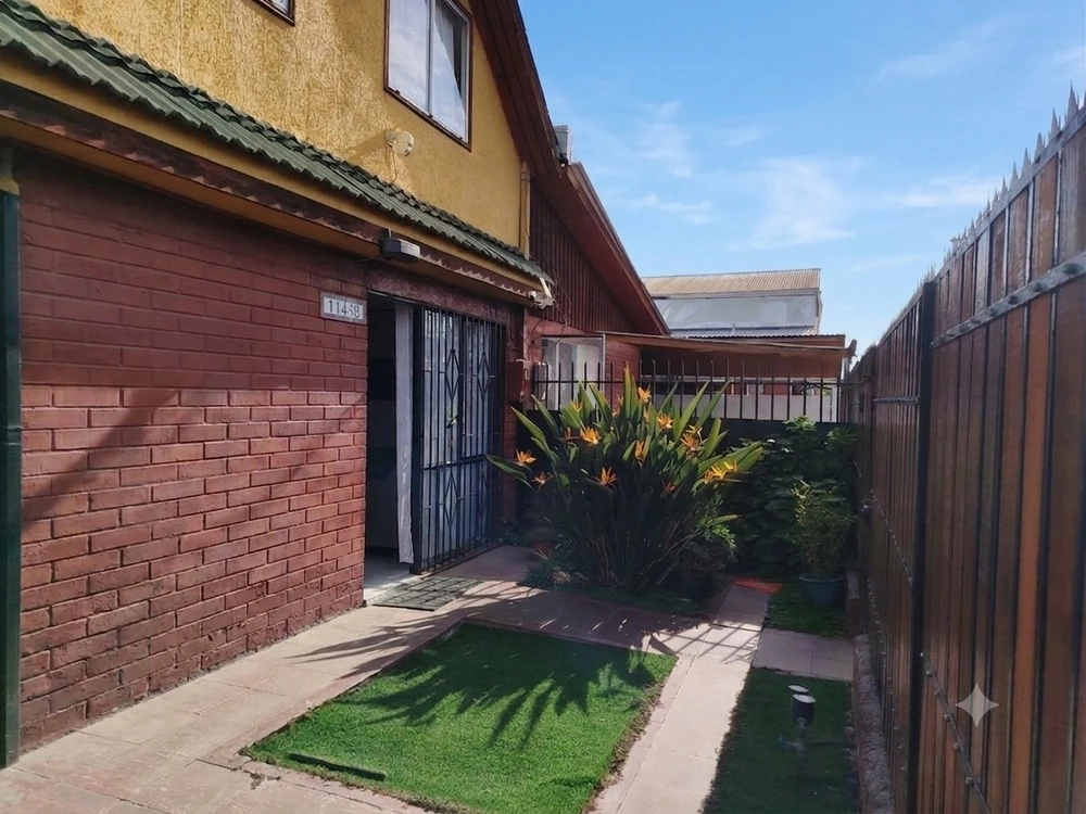 Casa de 2 pisos en venta en La Florida